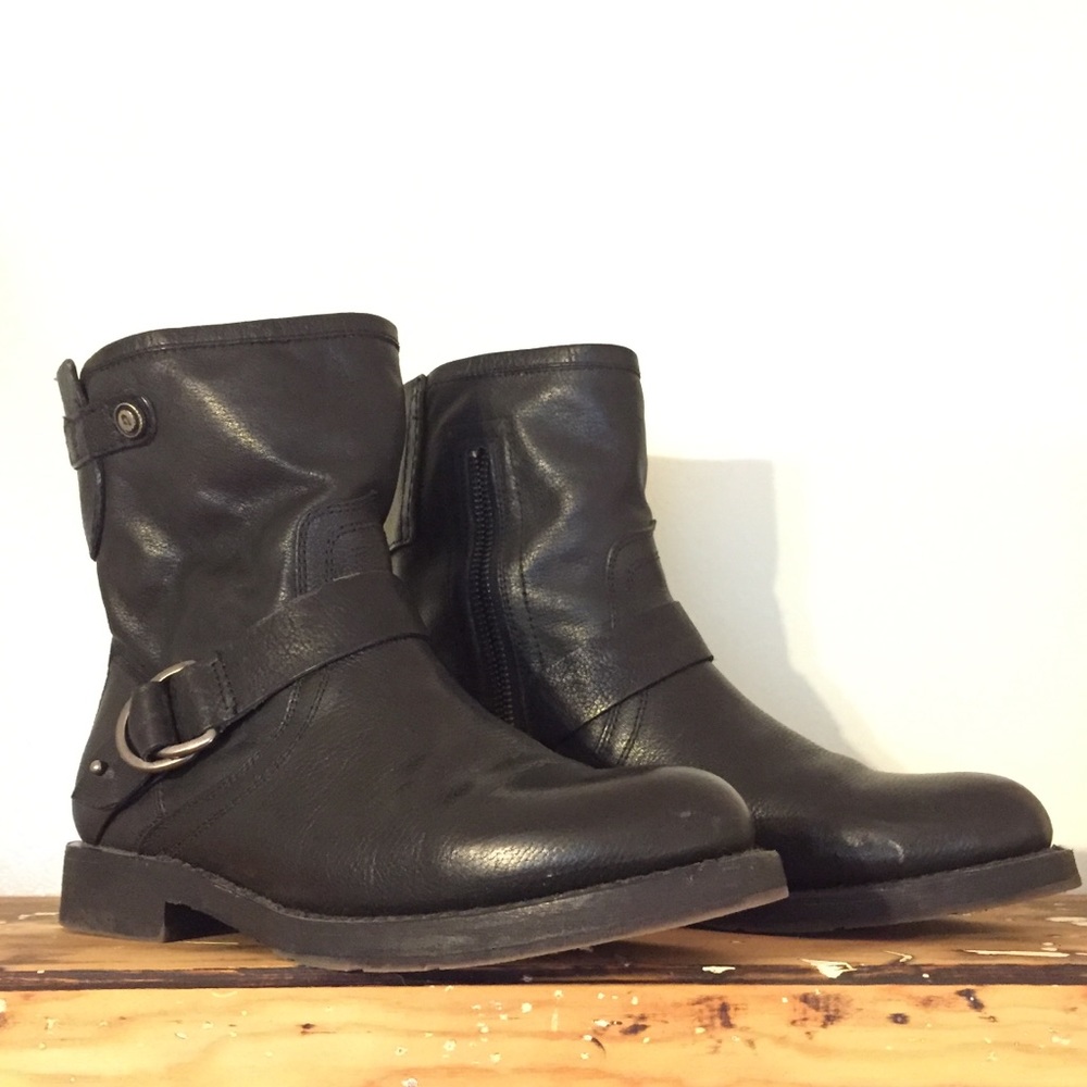 Women's OluKai Nahuku Leather Boots
